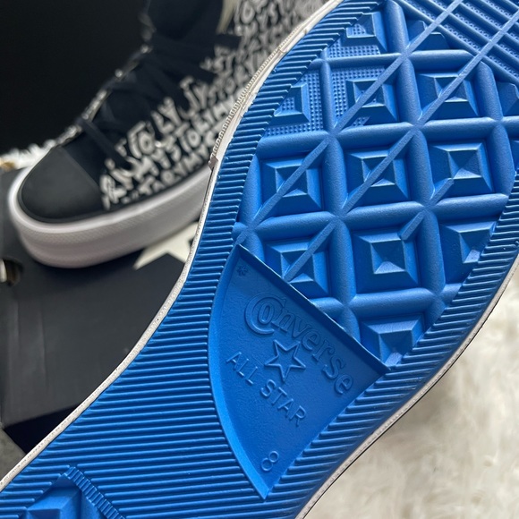 Converse - Picture 3 of 7